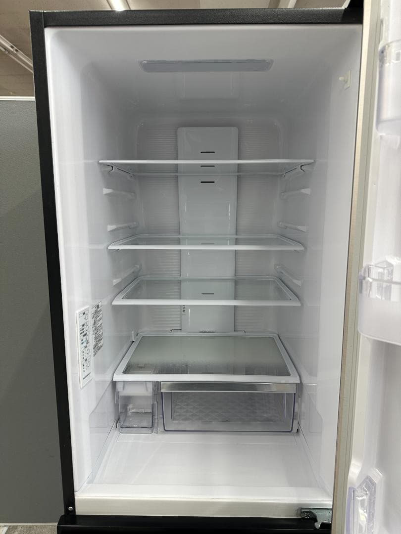 HITACHI　冷蔵庫　R-V32SV　315L　2023年製
