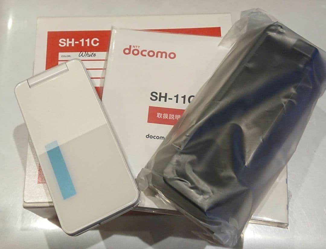 新品 レア ドコモ SH-11C ホワイト ガラケー ワンセグ ゲーム 携帯