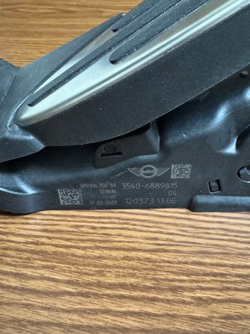 MINI F56使用　純正スポーツペダル　DCS（AT）用