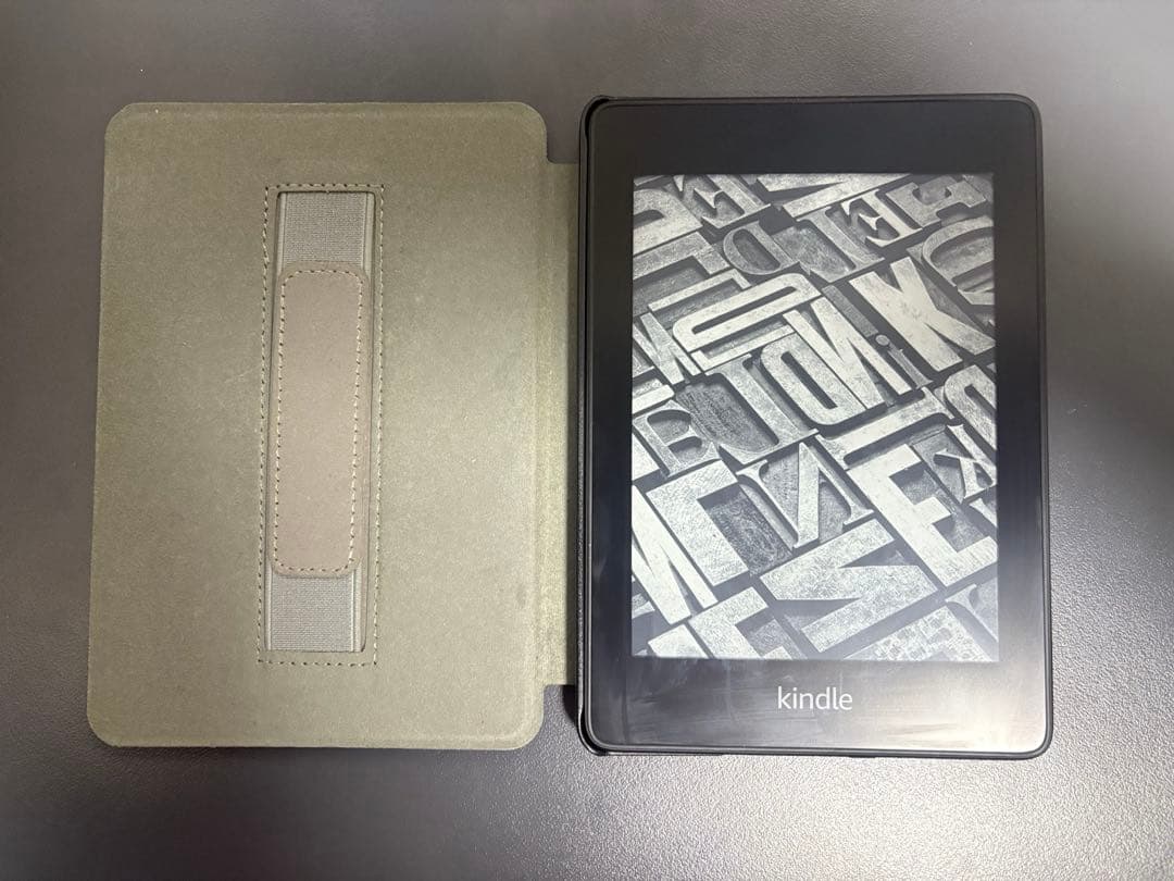 Kindle Paperwhite 第10世代 8GB カバー付き