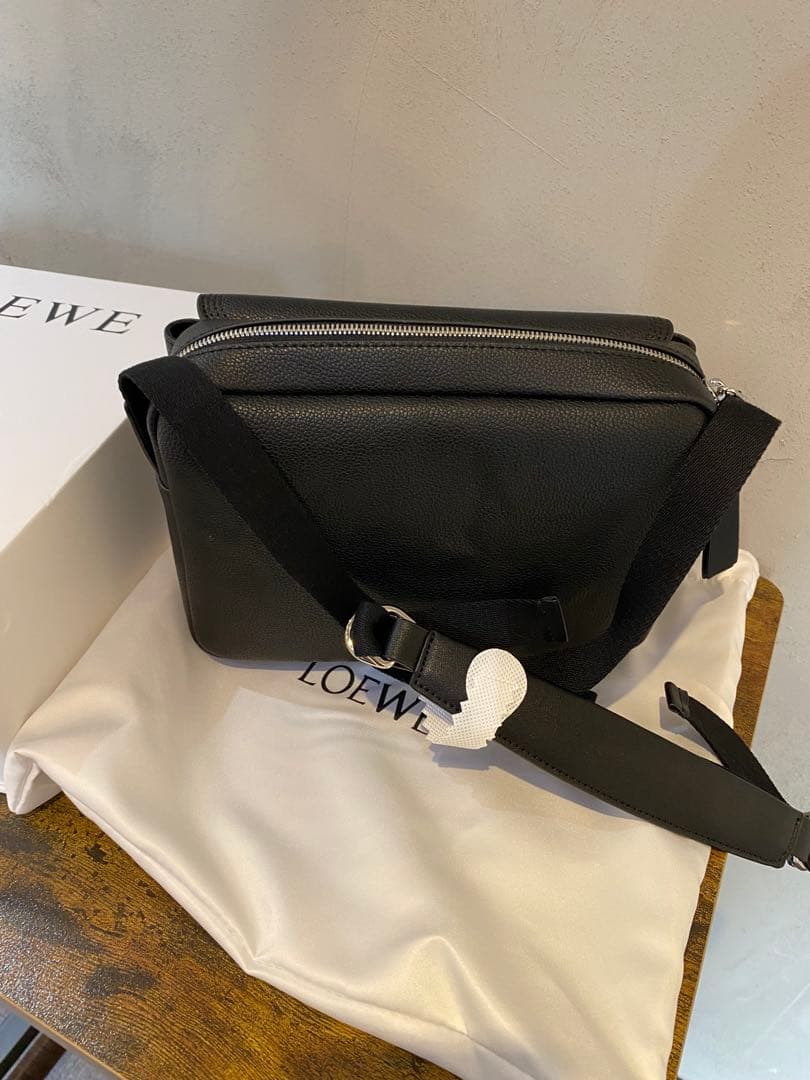 K*A様 ボディーバック　未使用　黒　ブラック　へいこう輸入