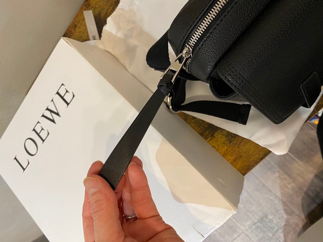 K*A様 ボディーバック　未使用　黒　ブラック　へいこう輸入