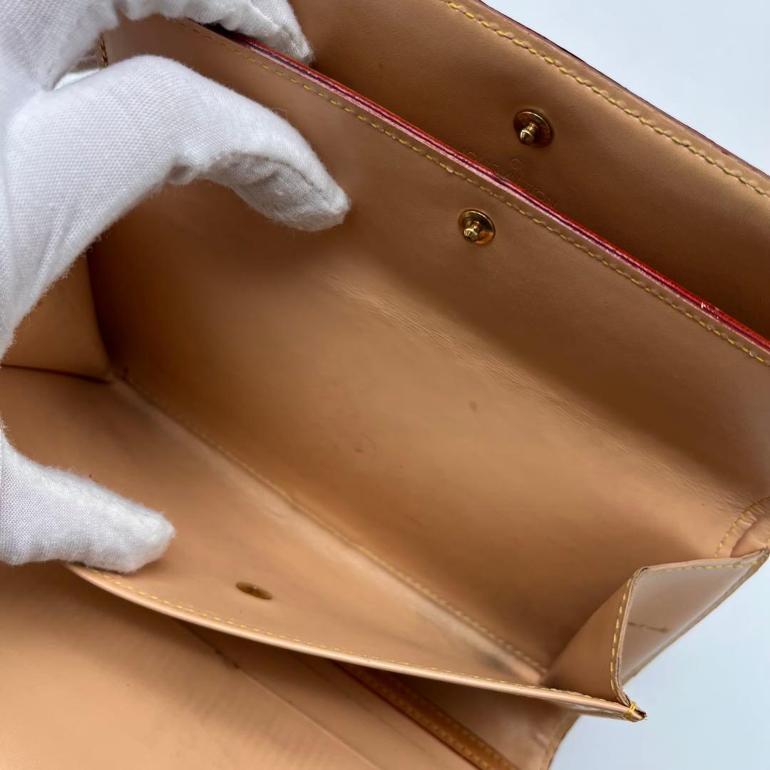 ルイヴィトン モノグラムマルチカラー ポルトトレゾール インターナショナル 白