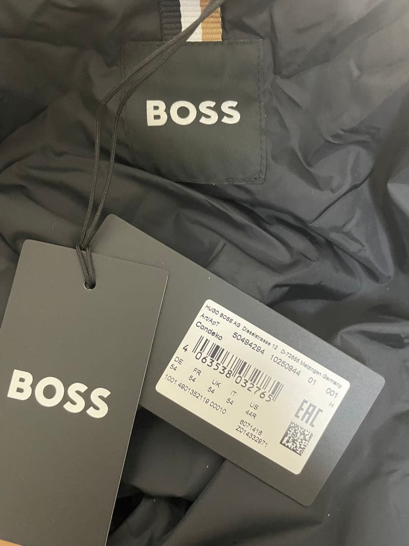 BOSS ボス　ブラック フード付きジャケット