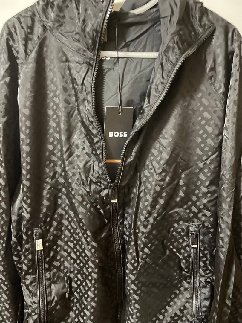 BOSS ボス　ブラック フード付きジャケット