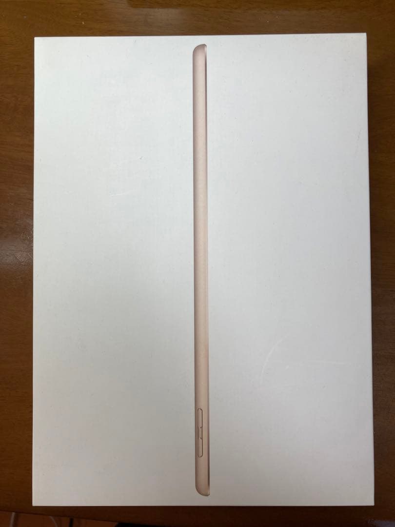 Apple iPad (第5世代) ゴールド本体