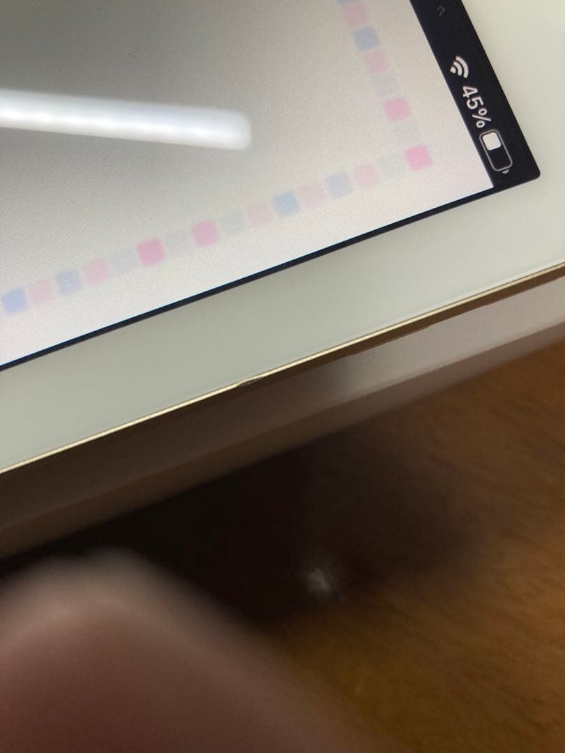 Apple iPad (第5世代) ゴールド本体