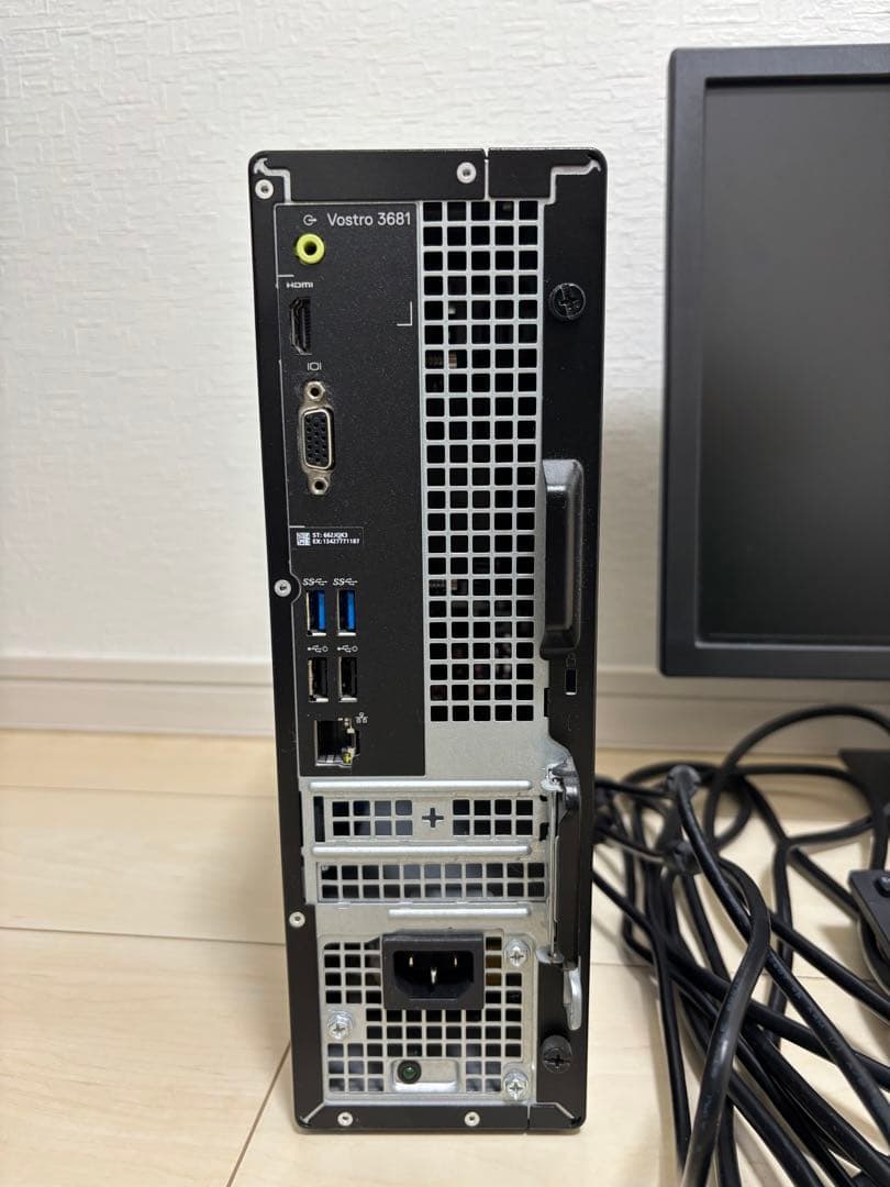 デスクトップPC、増設メモリー付き　Dell Vostro 3681