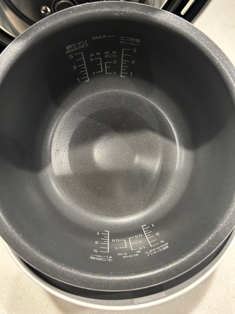 Panasonic SR-NB102 炊飯器 2023年製（蓋の開閉に注意点有）