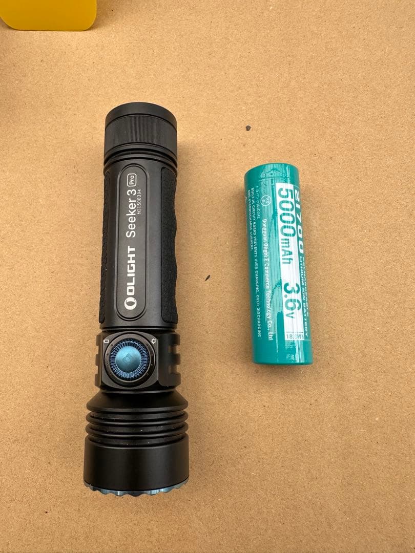 OLIGHT Seeker 3 pro 懐中電灯 ledフラッシュライト