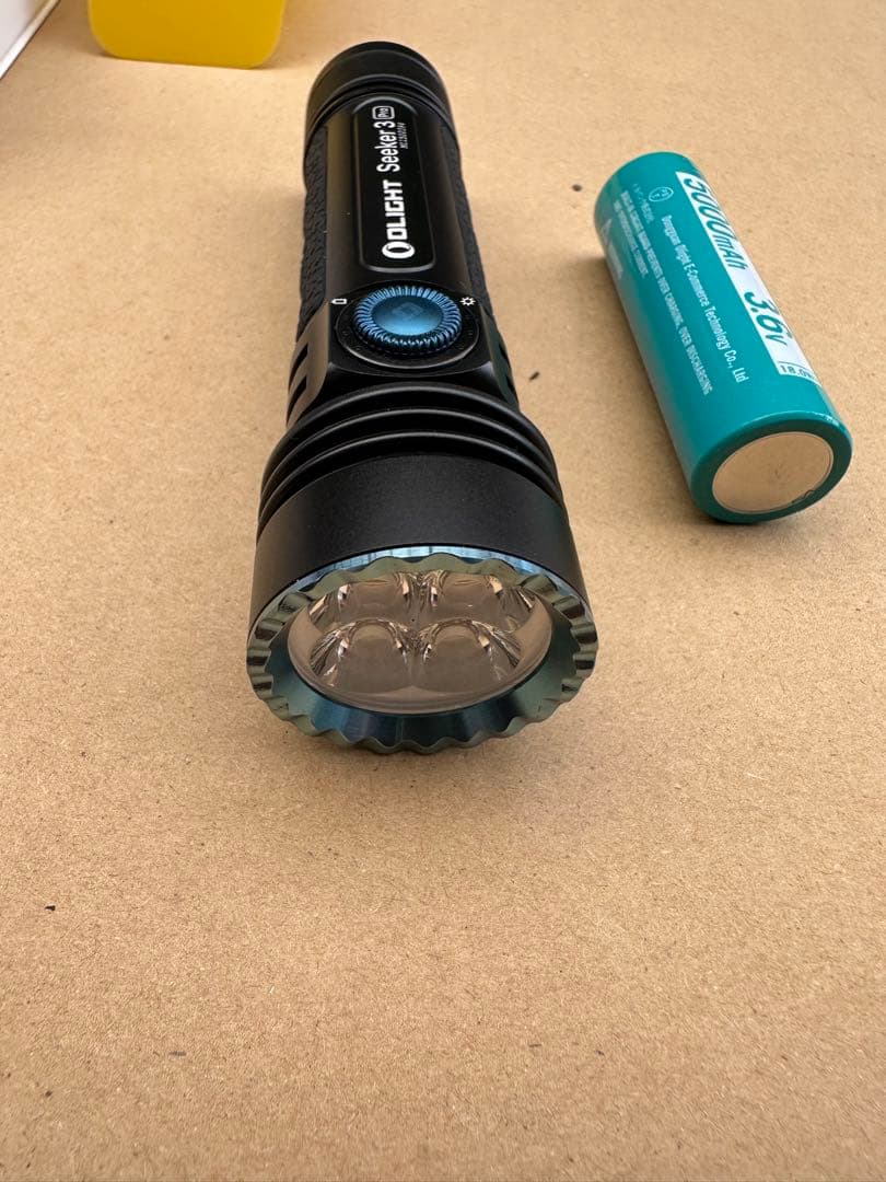 OLIGHT Seeker 3 pro 懐中電灯 ledフラッシュライト