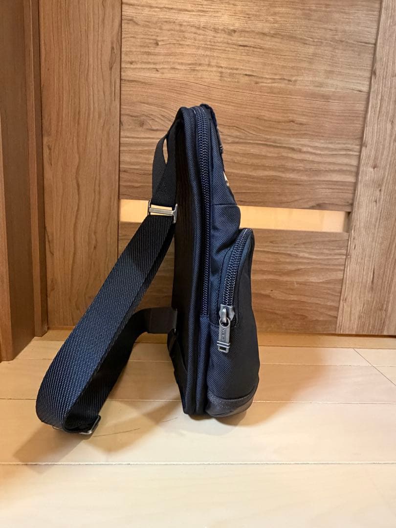 TUMI ボディバッグ ブラックxブラウン