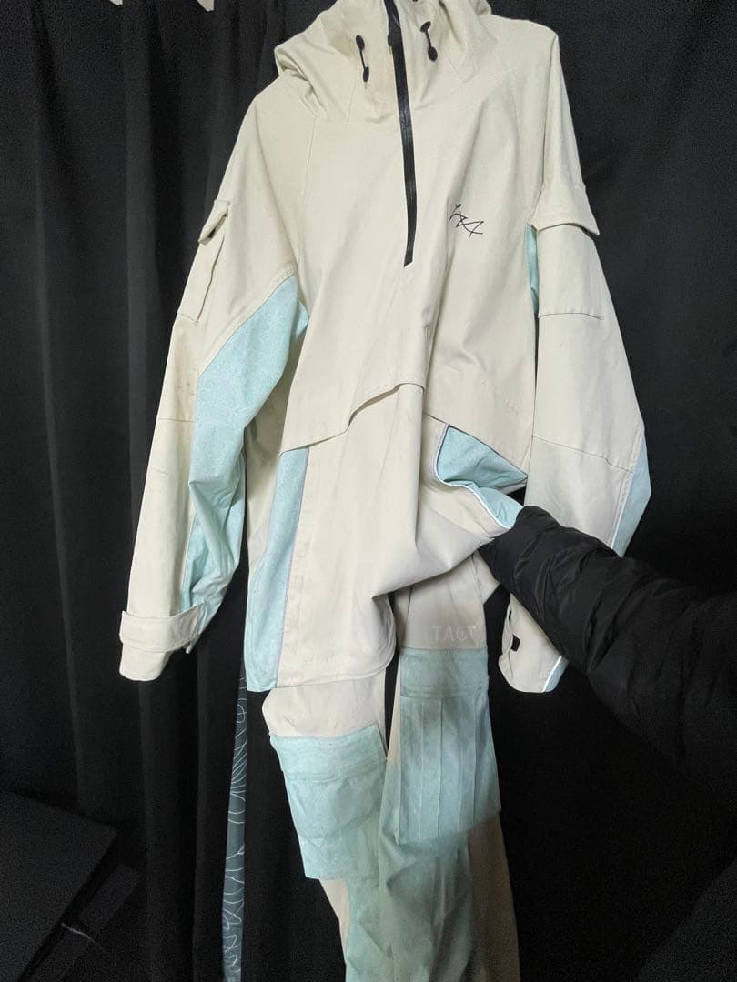 タオテック上下フード付き 白/水色