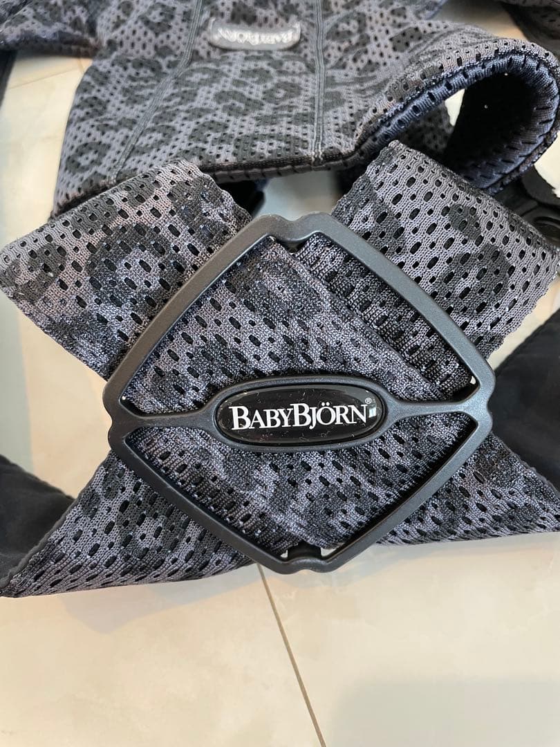 BABYBJÖRN 抱っこ紐 レオパード柄 グレー