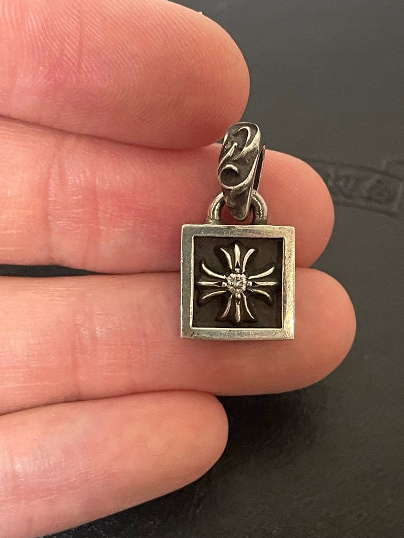 クロムハーツ　フレームドチャーム　クロス　純正1ダイヤ