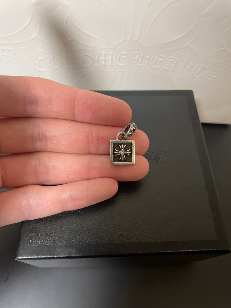 クロムハーツ　フレームドチャーム　クロス　純正1ダイヤ