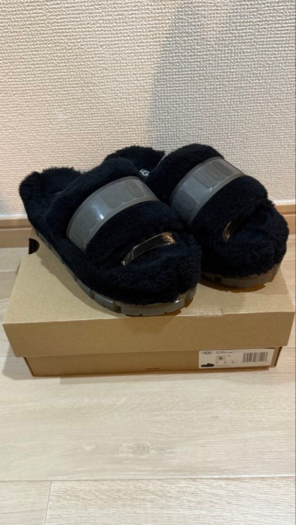ugg サンダル 厚底 フラッフィータクリア