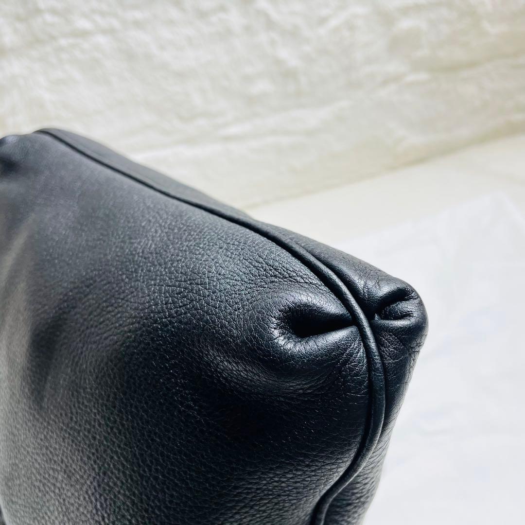 新品未使用　Salvatore Ferragamo正規品　サコッシュ レザー　黒