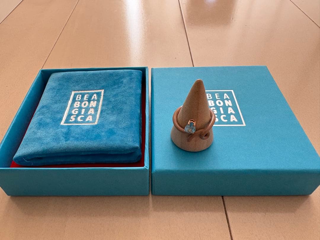 アクセサリー Baby Vine Tendril Ring - Warm Taupe