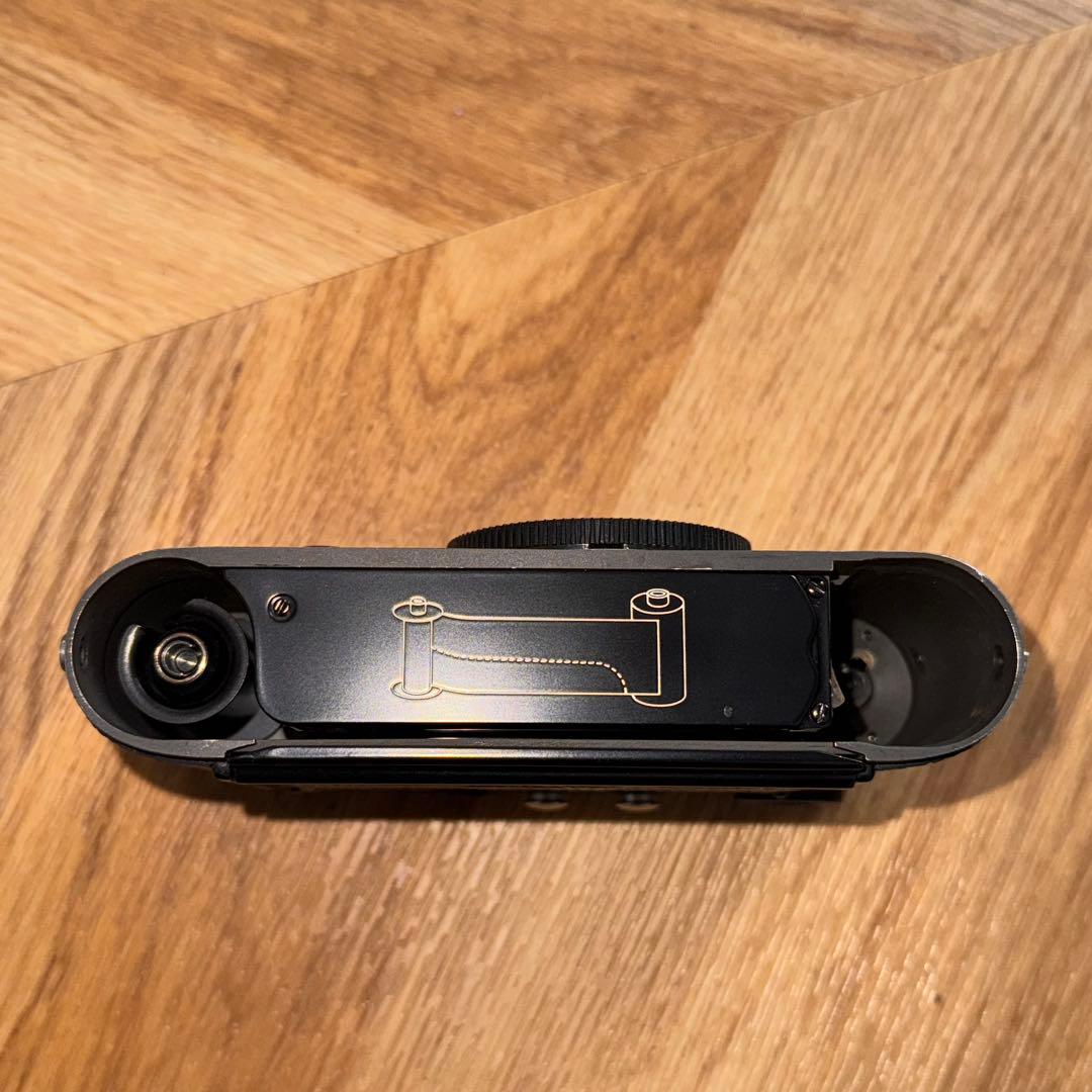 フィルムカメラ Leica M2 Glossy Black Repaint