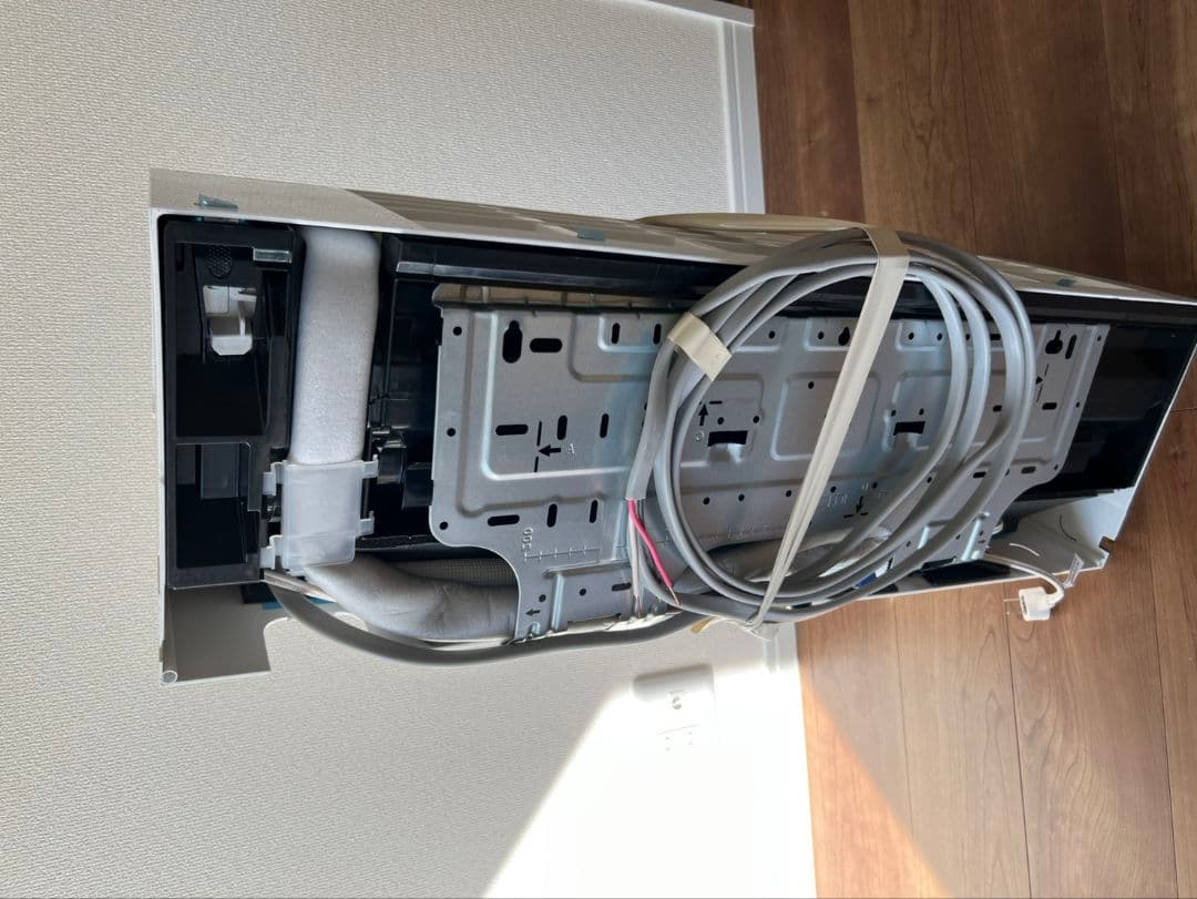 2022年製 RAS-J221M(W) エアコン本体