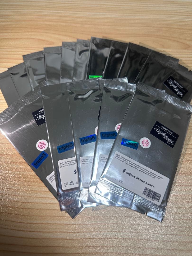 tripleS msnz OMA bb301 未開封 15枚