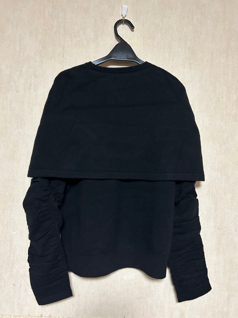 【期間限定お値下げ】heveケープシャーリングニット ブラック新品未使用タグ付き