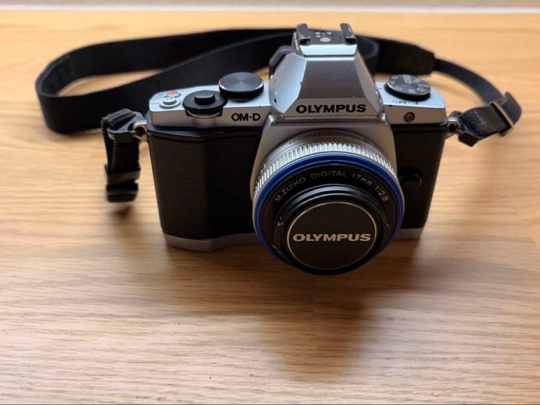 OLYMPUS オリンパス OM-D E-M5 ＋パンケーキレンズ