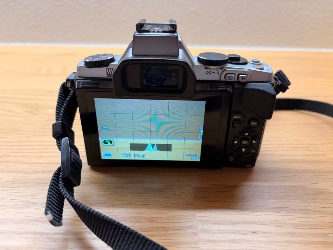 OLYMPUS オリンパス OM-D E-M5 ＋パンケーキレンズ