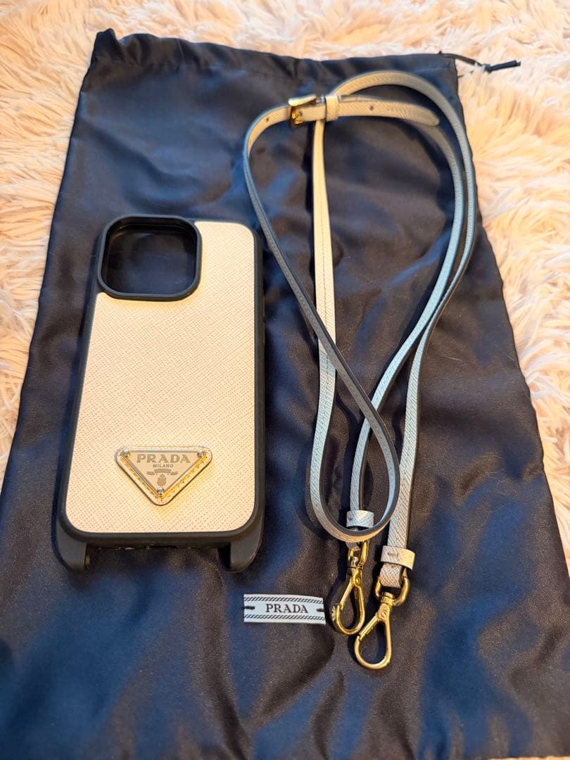 正規品 PRADA サフィアーノトライアングル iPhone14 Pro用ケース