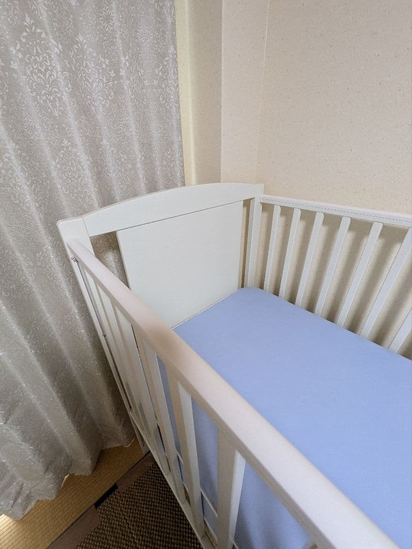 ファミリア　ベビーベッド　ホワイト