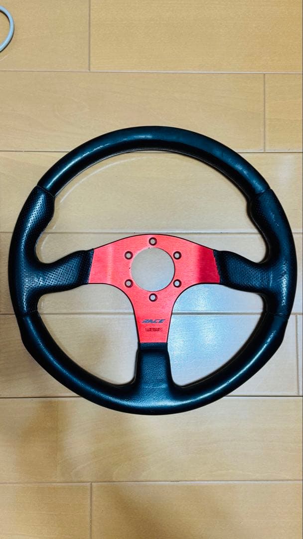 Momo Race ステアリング ブラック/レッド