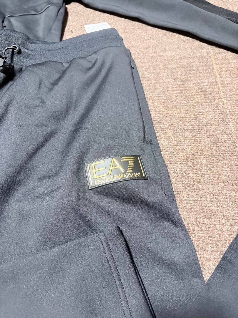 EA7 Emporio Armani フード付きスウェット　セットアップ