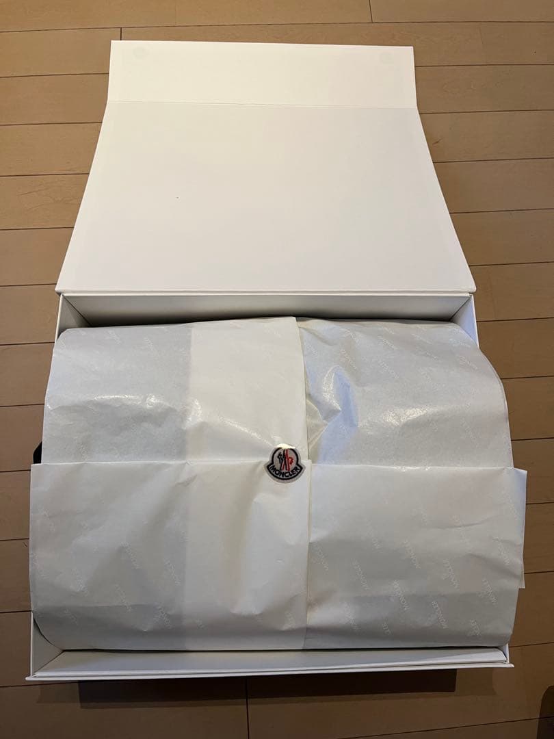 【新品未使用品！】モンクレール　シャーパル　14A ブラック 正規店で購入！