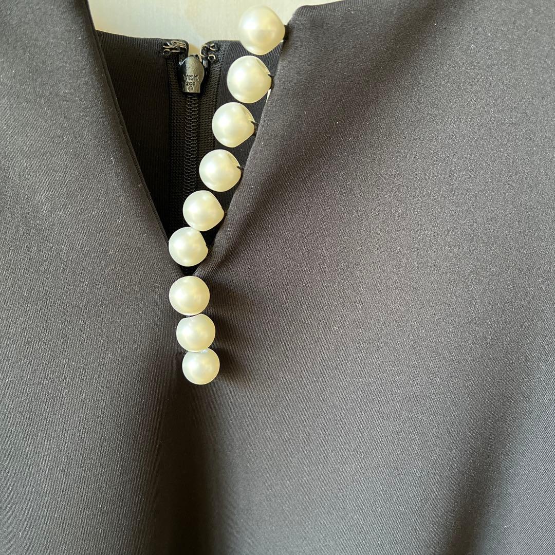 美品UNITED ARROWS SPONGY パールモチーフブラウス　ブラック