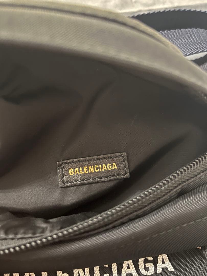 【最終値下げ】BALENCIAGA ボディバッグ