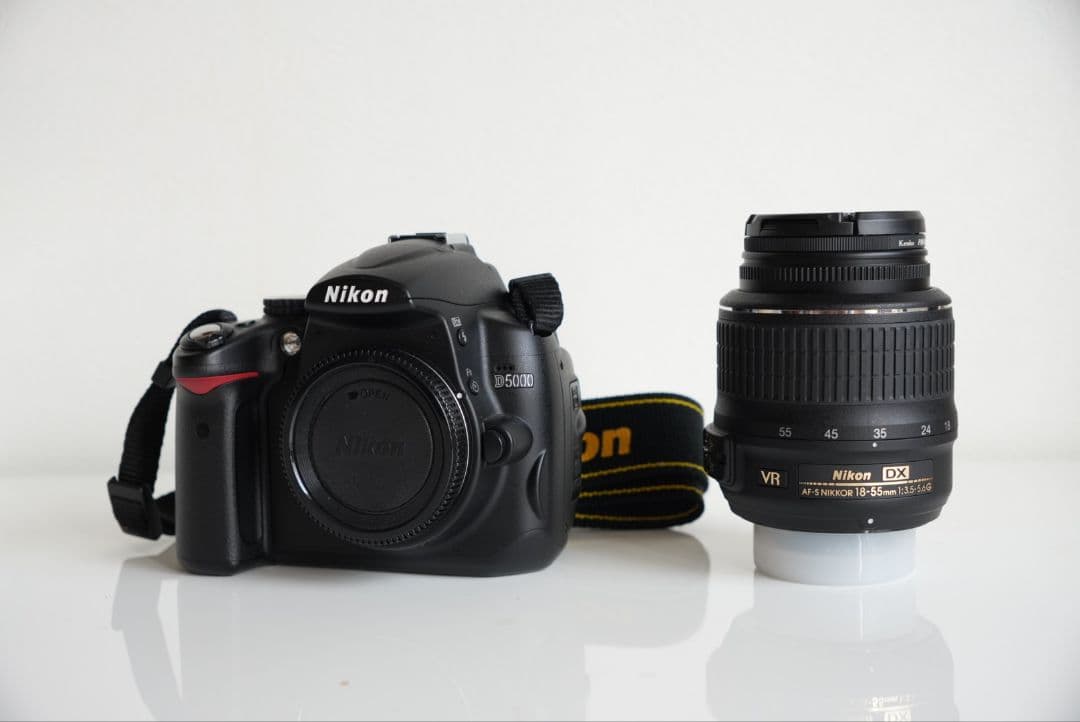 Nikon D5000 デジタル一眼レフカメラ 18-55 VR Kit