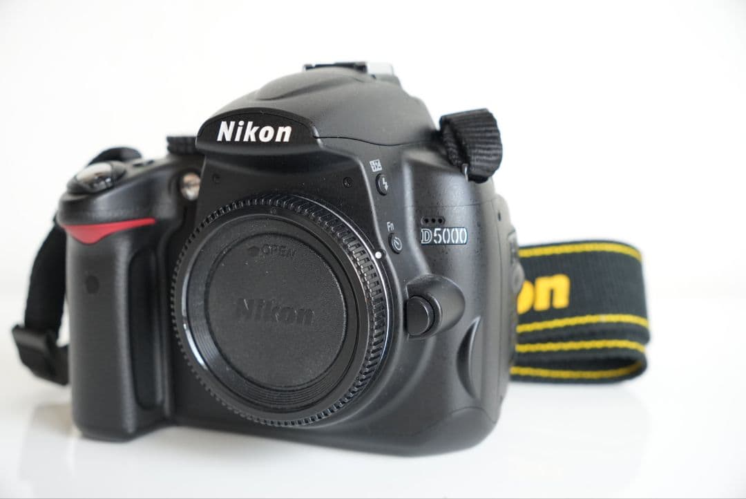 Nikon D5000 デジタル一眼レフカメラ 18-55 VR Kit