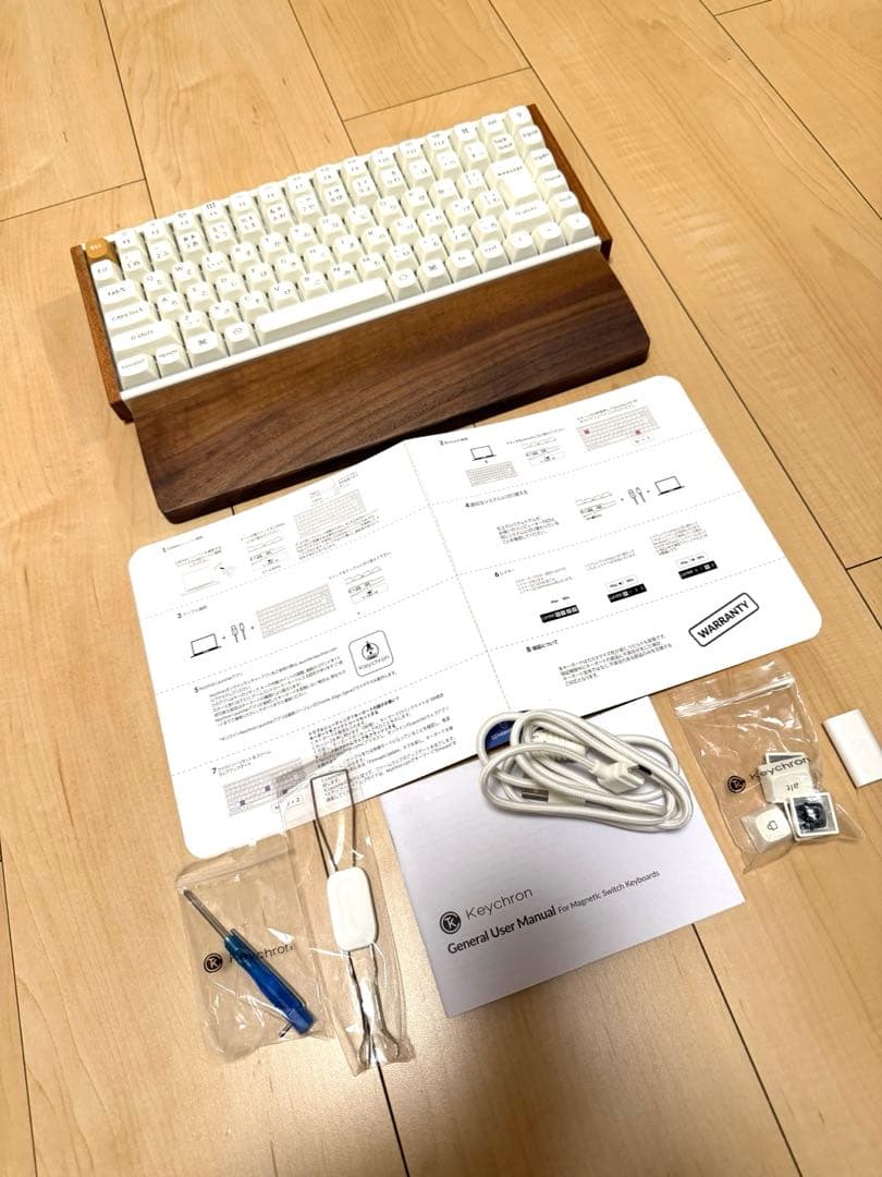 Keychron K2 HEキーボード（木製アームレストは付属しません）