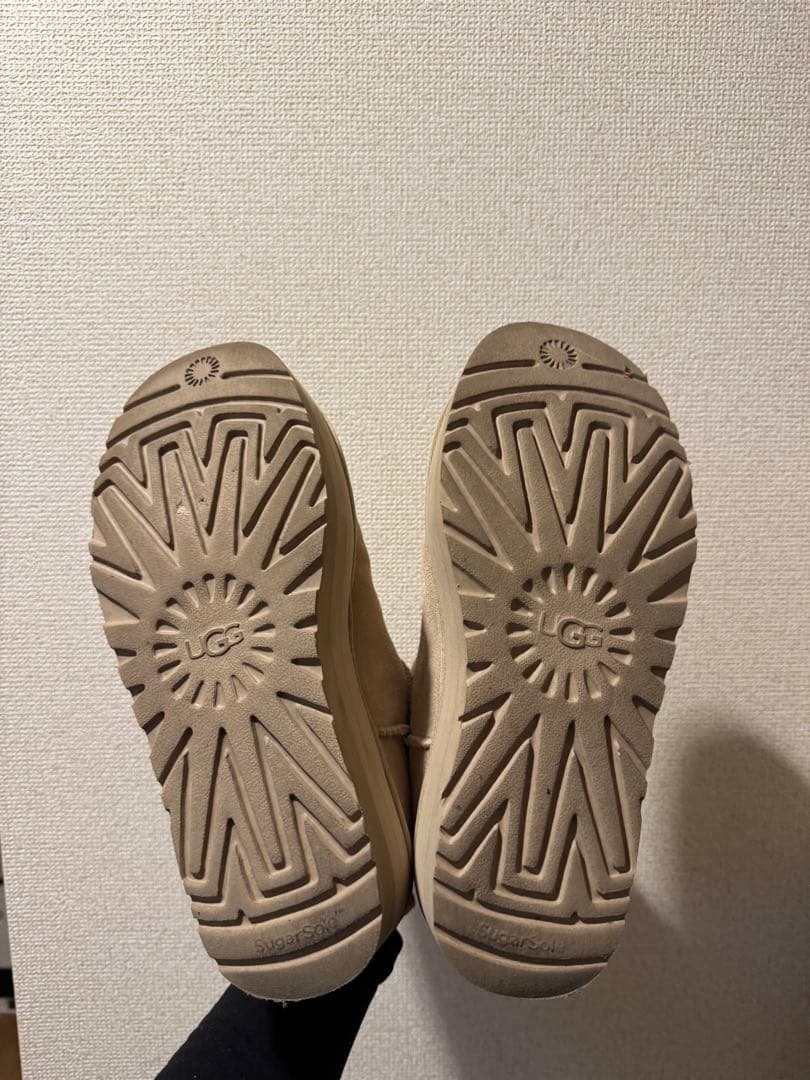 ugg プラットフォーム ブーツ マスタードシード