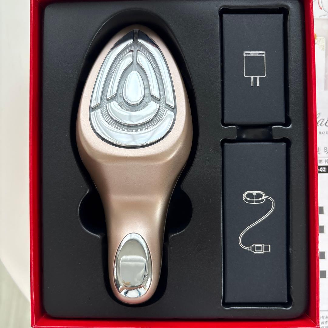 ME ラボンエクラ美顔器 IKKOさんプロデュース　CL-02 ゴールド