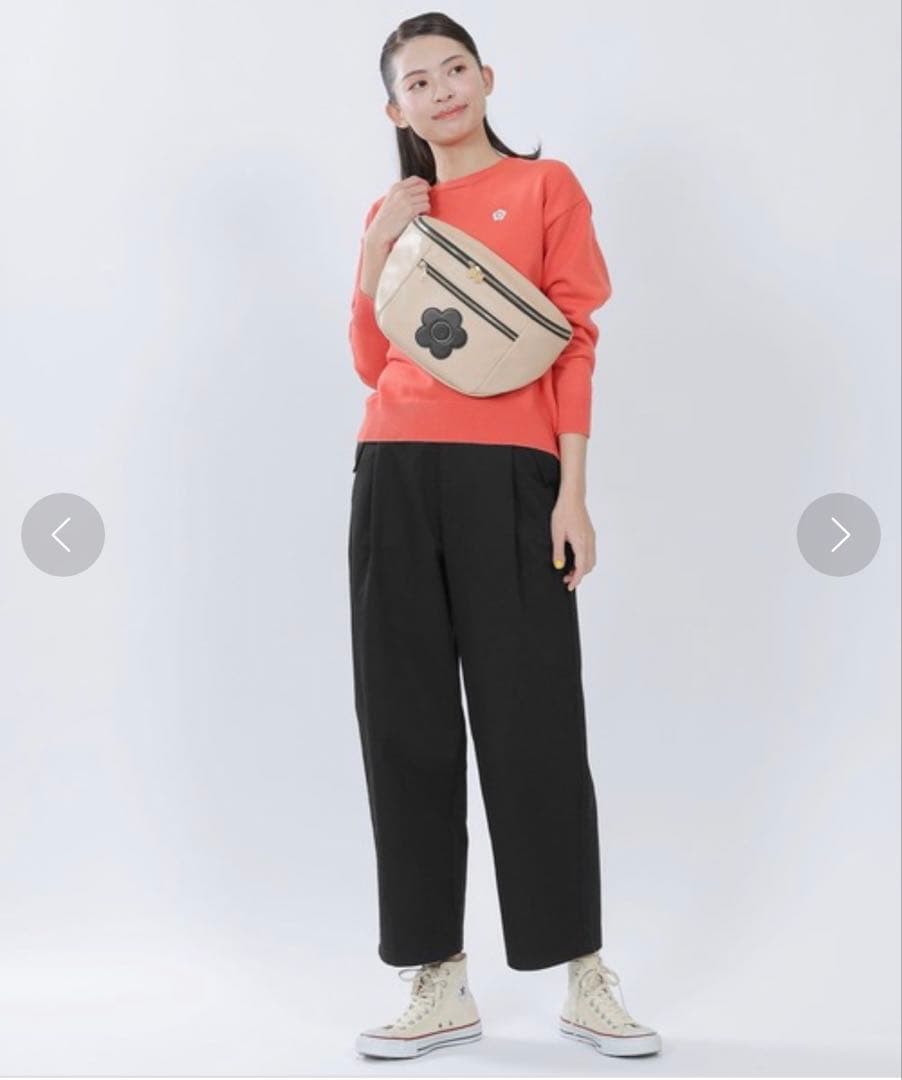 マリークワントフロントポケットデイジーパッチ ボディバッグ