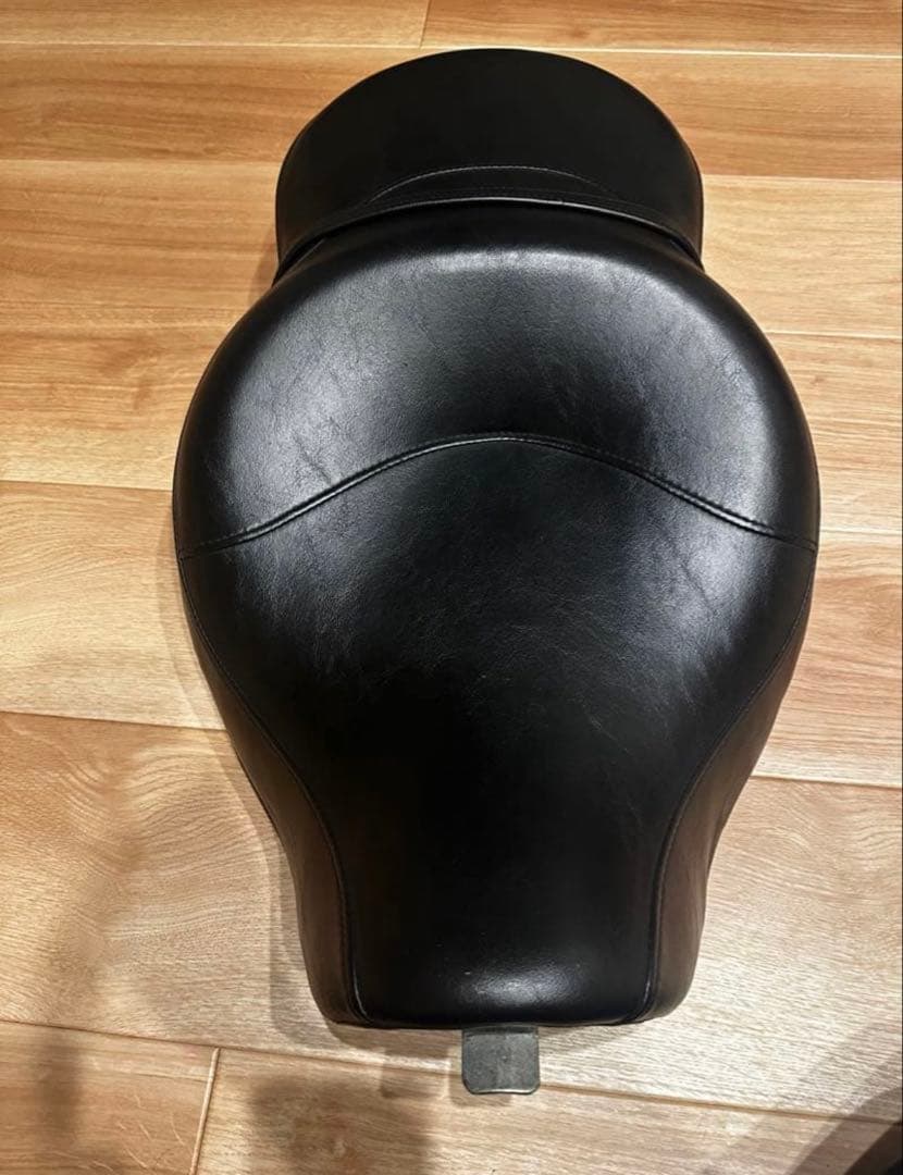 ハーレー　純正OPシートサンダウナーディープバケットシート　04以降スポスタ用