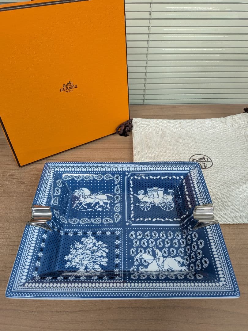 HERMES カレ55 ECURIES PARISIENNES パリの厩舎 灰皿