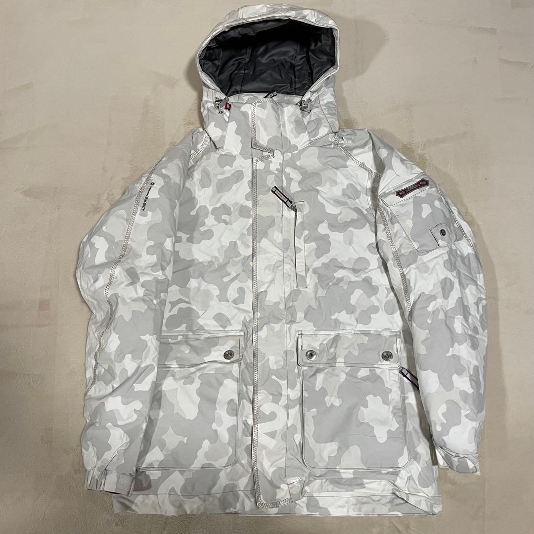 専用　【美品】デサント　スノーウェア　セットアップ　カモフラ柄　L相当