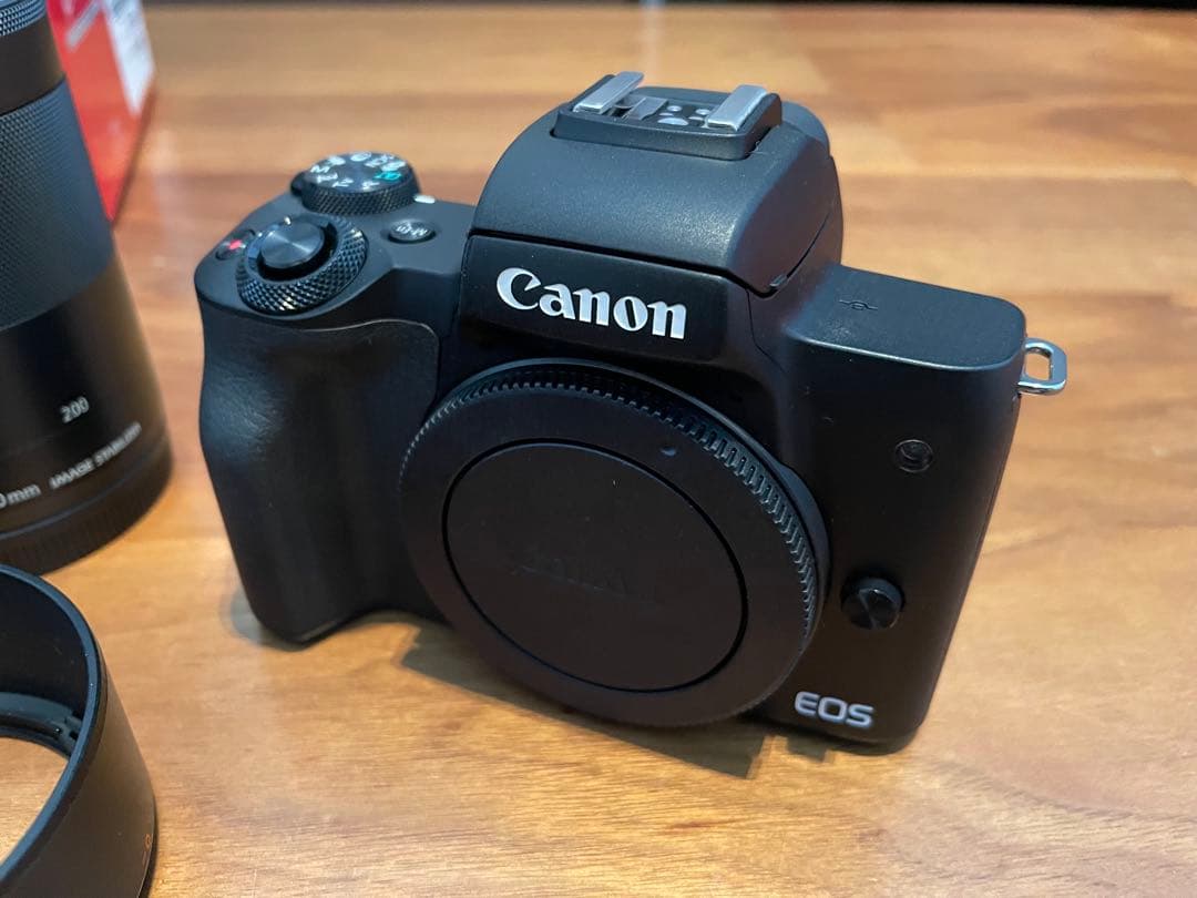 【美品】Canon EOS Kiss M2 ダブルズームキット　ミラーレス