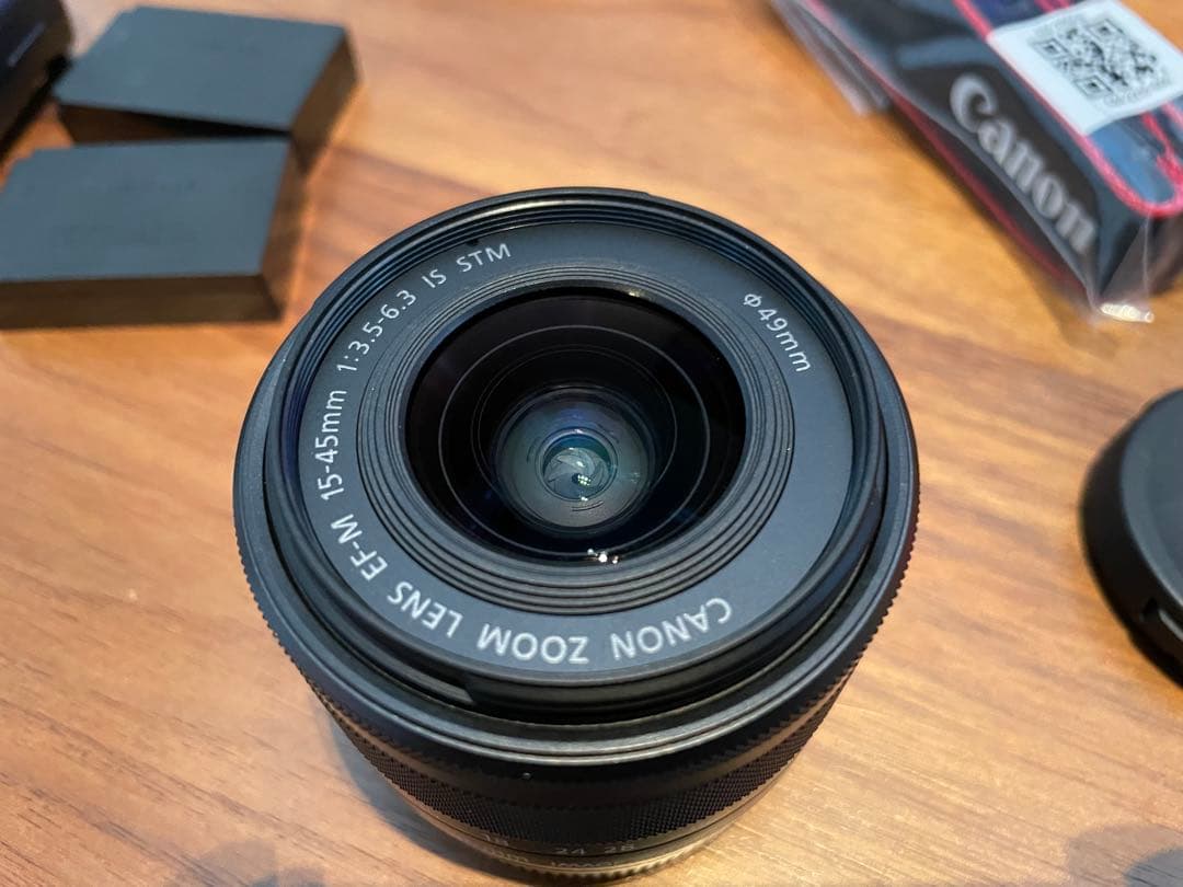 【美品】Canon EOS Kiss M2 ダブルズームキット　ミラーレス