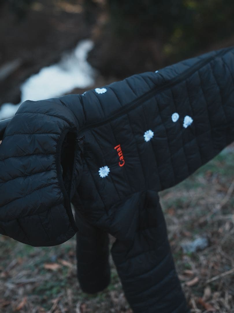 孝之助様　花刺繍入りのパテッドジャケット(フード付き)