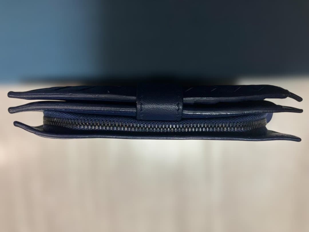 H*a様 ボッテガヴェネタ　イントレチャート　ネイビー　長財布