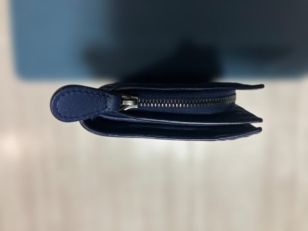 H*a様 ボッテガヴェネタ　イントレチャート　ネイビー　長財布